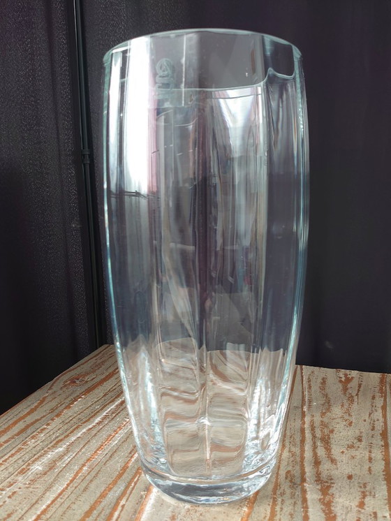 Image 1 of Vase en verre soufflé à la bouche avec facettes