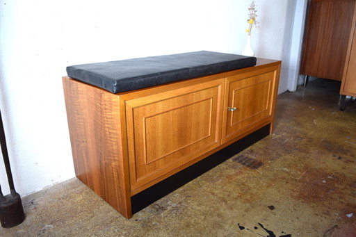 Vintage ladekast uit de jaren 60, bank, schoenenkast, dressoirkast