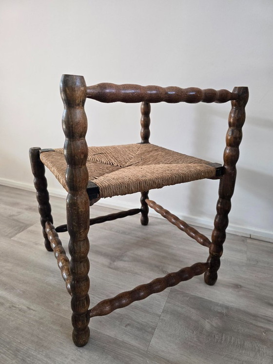 Image 1 of Vecchia e bellissima sedia angolare con pomello