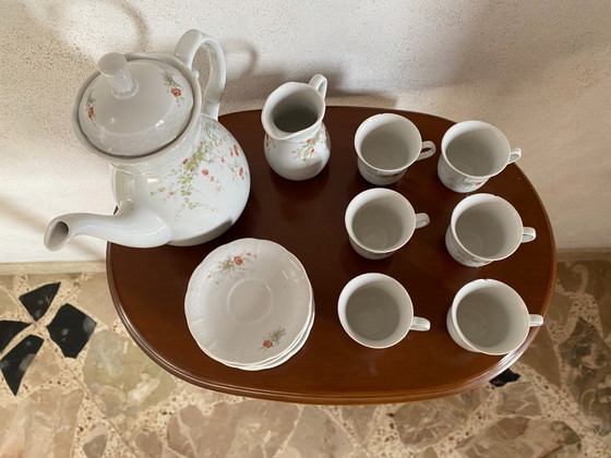 TK Thun Czechoslovakia Mid-Century Floral Porcelain Tea & Coffee Service – 15 Pieces – Crockery (photo 11 of 24)