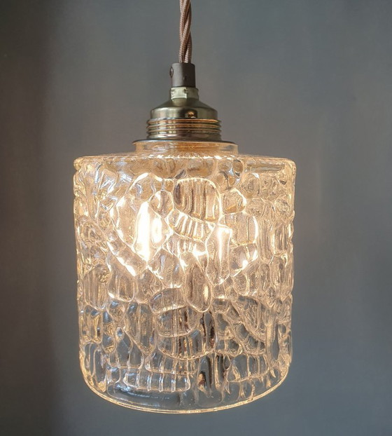 Image 1 of Ensemble de deux suspensions vintage en verre épais texturé. Style milieu du siècle.