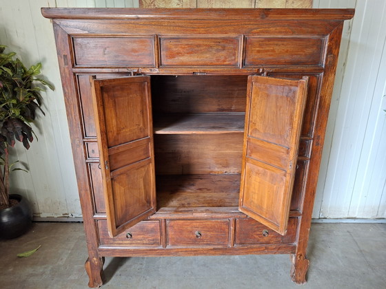 Cabinet de mariée chinois ancien, aspect magnifiquement vieilli, dimensions 140x64cm et 162cm de hauteur. (photo 5 of 5)