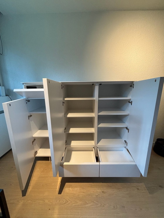 Mobile Kettnaker Mio, Credenze con vetrina, MDF, Bianco (foto 3 di 14)