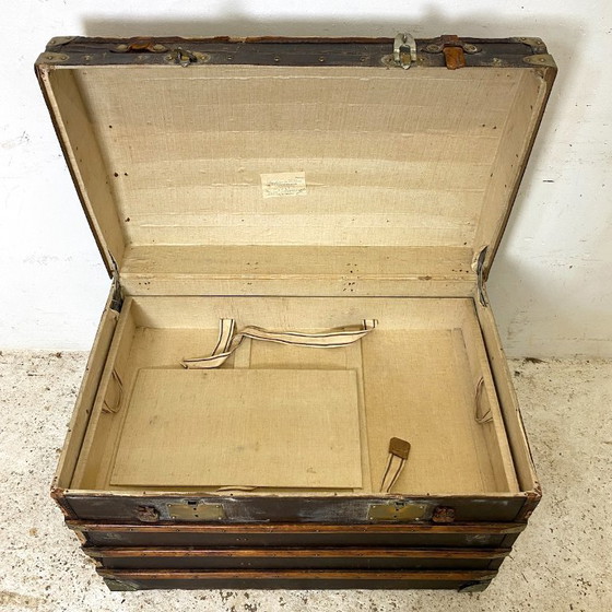 Image 1 of Large vintage 1930s travel trunk