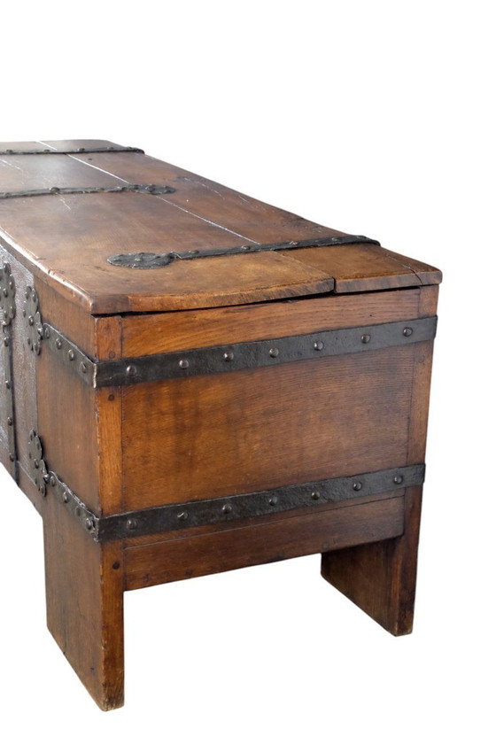Image 1 of Stollentruhe del siglo XVI