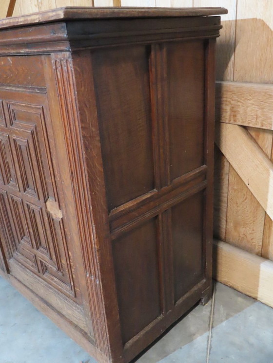 Image 1 of Eikenhouten kast laat 19de eeuw