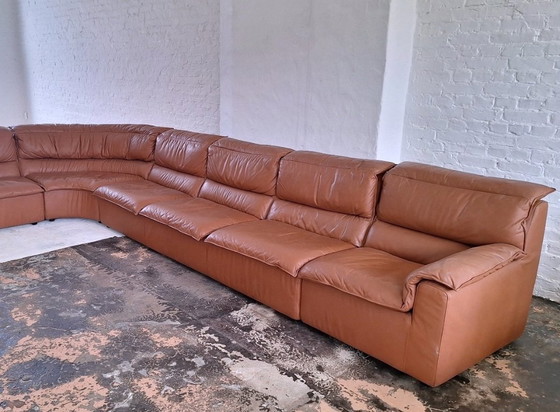Grand ensemble de canapé d'angle modulaire italien en cuir cognac, années 1970 – Canapés modulables (photo 10 of 15)