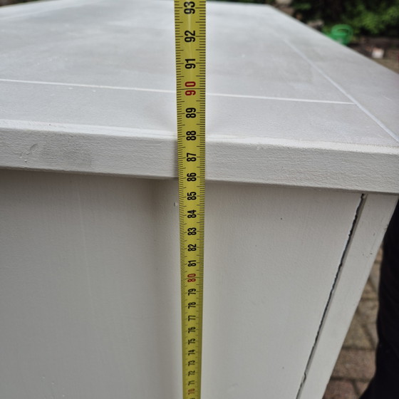 Image 1 of Landelijke witte commode kast met 2 lades en opbergruimte