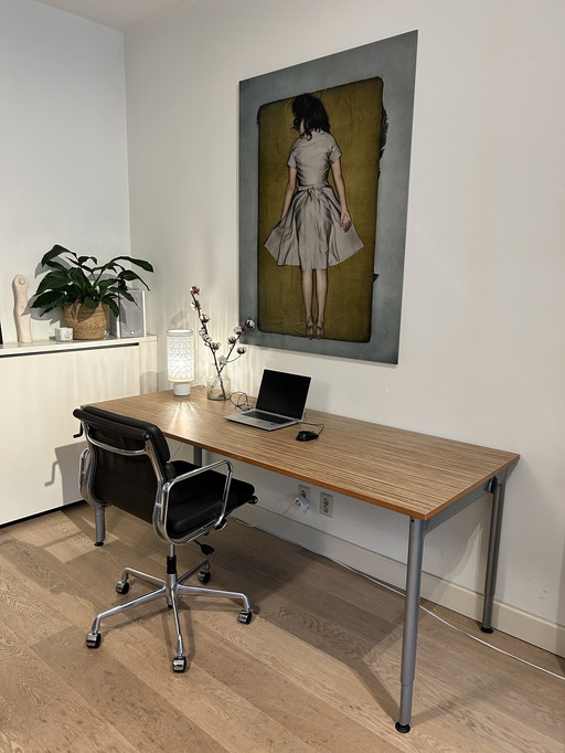 Walnut Desk 200x80cm Height Adjustable - Ahrend
