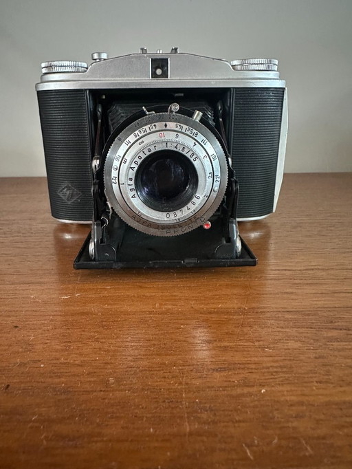 Fotocamera pieghevole Agfa Isolette: iconico design tedesco degli anni '40-'50