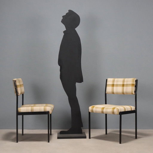 Een paar stoelen uit de jaren 60