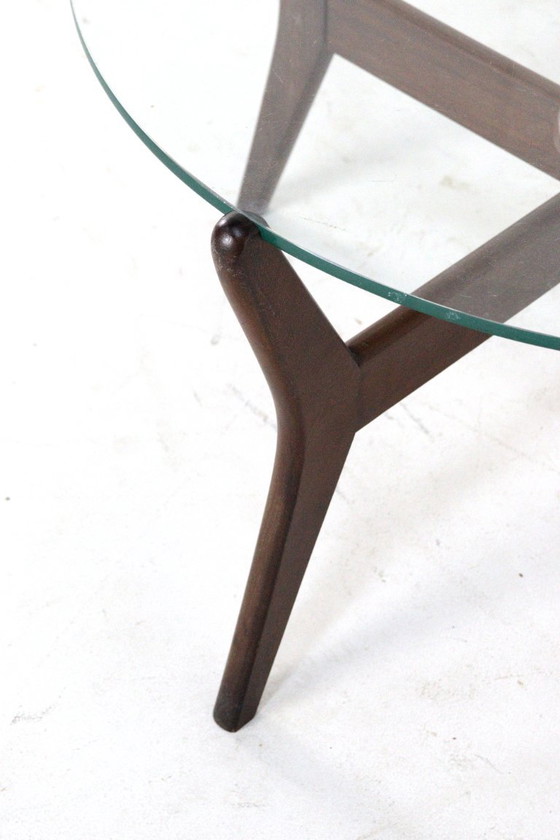 Image 1 of Ronde salontafel Engels met glas 'Summerseat' vintage