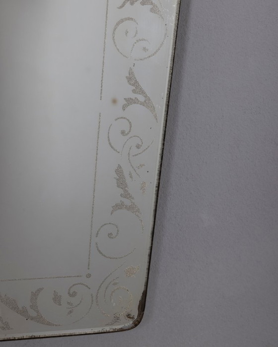 Vintage Italiaanse design wandspiegel uit de jaren 1940 met gedecoreerd glas. (photo 4 of 12)