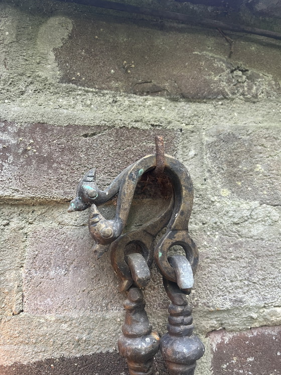 Image 1 of 4 Chaînes de banc pivotant en bronze de l'Inde