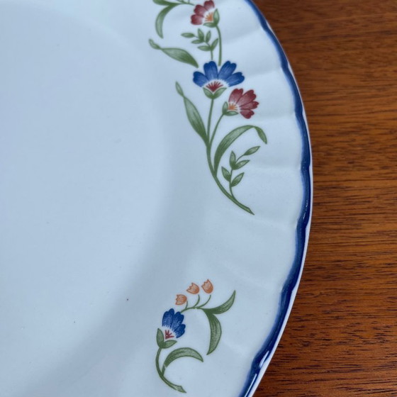 Image 1 of "Hampton Court" dish, Staffordshire, England