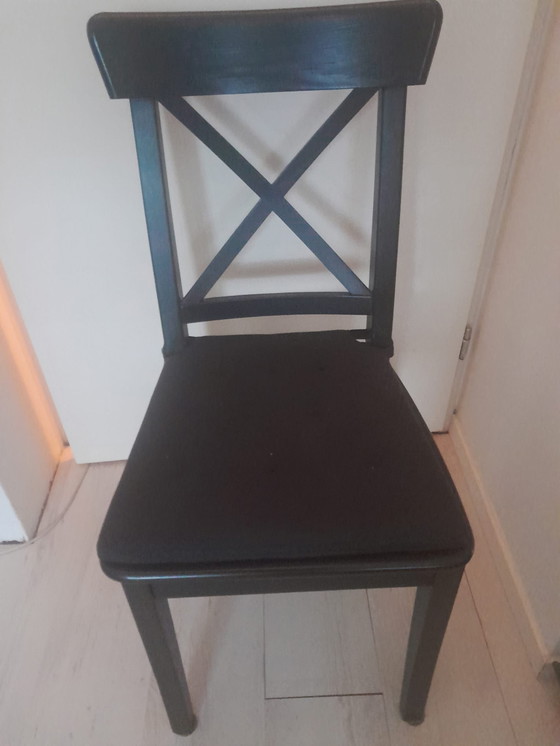 Image 1 of Sedie da pranzo in legno nero offerte come set