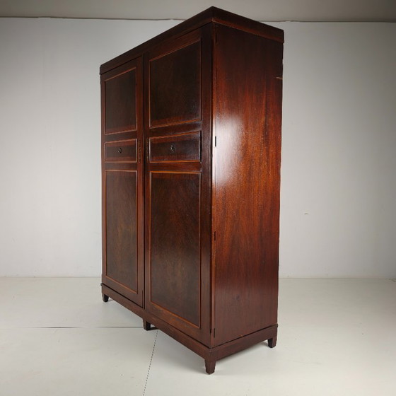 Image 1 of Armadio da uomo Compactom Ltd modello JCH con cassetti segreti – Inghilterra, ca. 1920