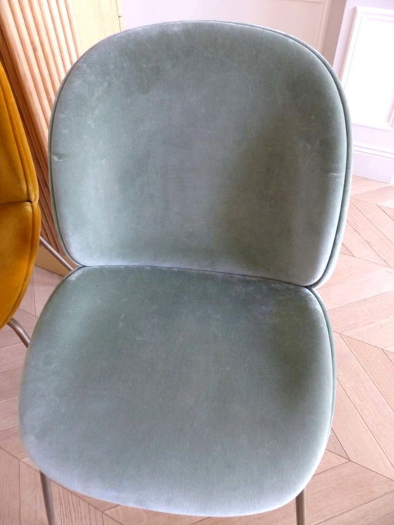 Image 1 of Set aus 8 „Beetle Dining Chair“-Stühlen in Samt von GUBI, Design Stine Gam & Enrico Fratesi