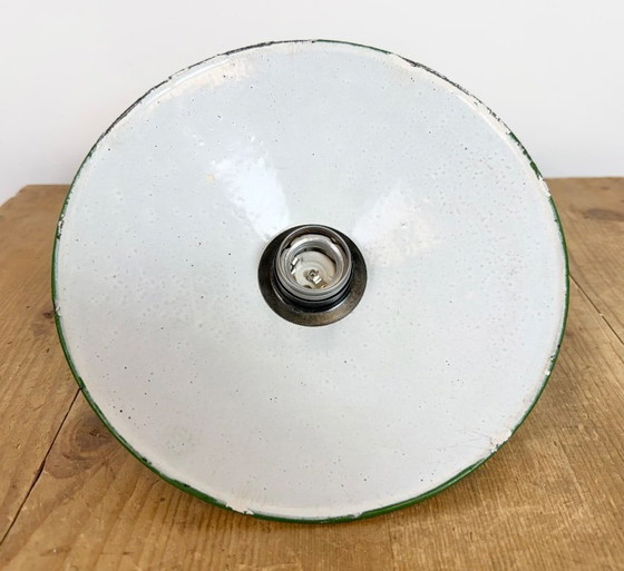 Image 1 of Industriële groene emaille lamp, jaren 1950