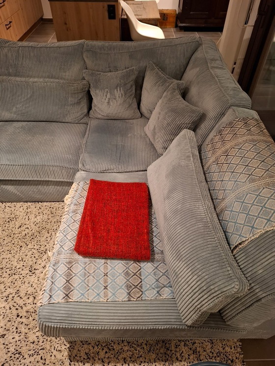 Image 1 of Divano angolare in velluto a coste