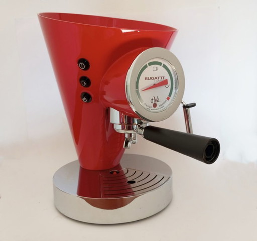 Bugatti Diva rossa, macchina per caffè espresso del designer Andreas Seegatz