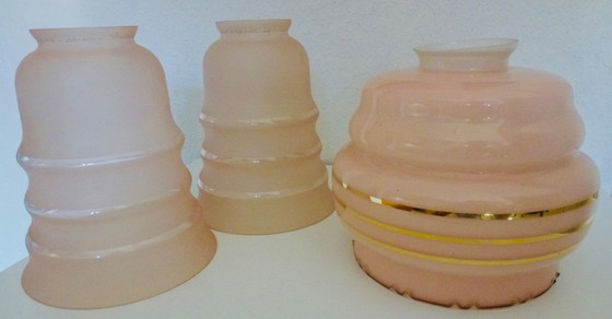 Image 1 of 3x Vintage Opaline lampenkappen.