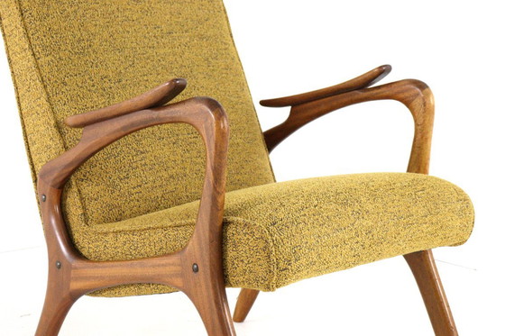 Image 1 of Fauteuil vintage jaune capitonné