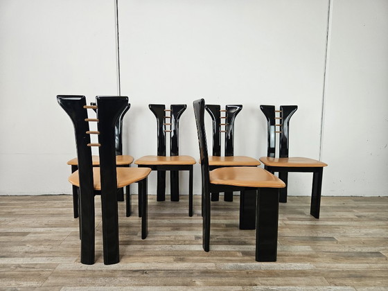 Set aus 6 Pierre Cardin Stühlen aus schwarz lackiertem Holz, 1970 – Esszimmerstühle, Wood (photo 3 of 20)