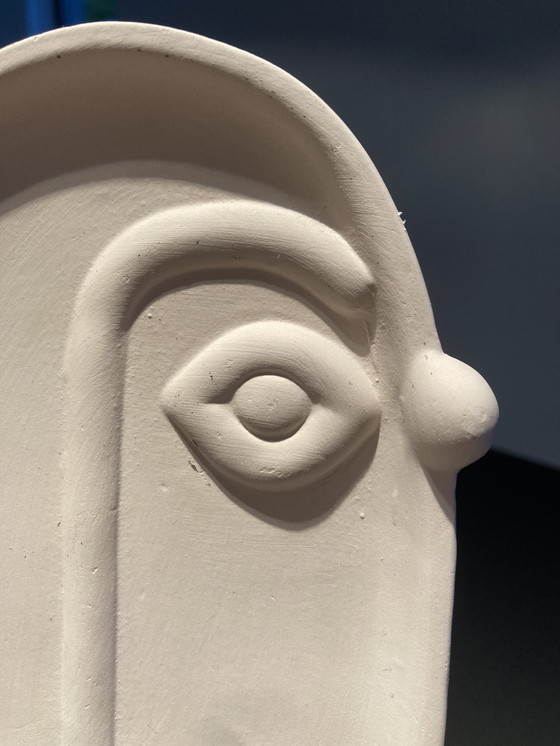 Image 1 of Escultura moderna de rostro estilizado