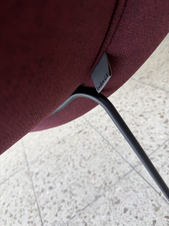 Leolux Fauteuil Mimas Met Bijzettafel (photo 12 of 15)