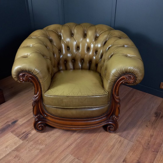 Image 1 of Poltrona club Chesterfield in stile barocco