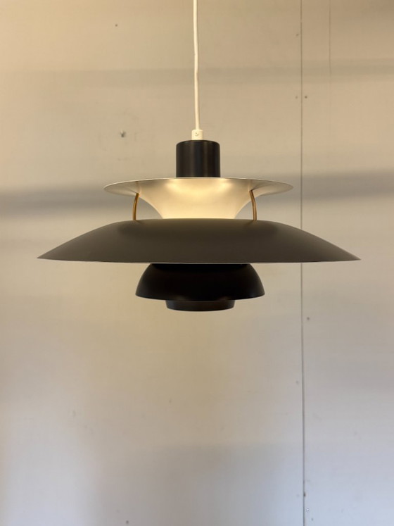 Louis Poulsen PH5 - Poul Henningsen - Gris foncé, turquoise, blanc – Suspensions, Metal, Aluminium (photo 3 of 13)