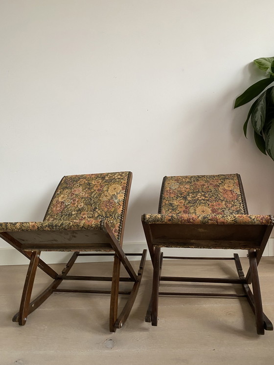 Image 1 of Tabourets vintage français - deux pièces
