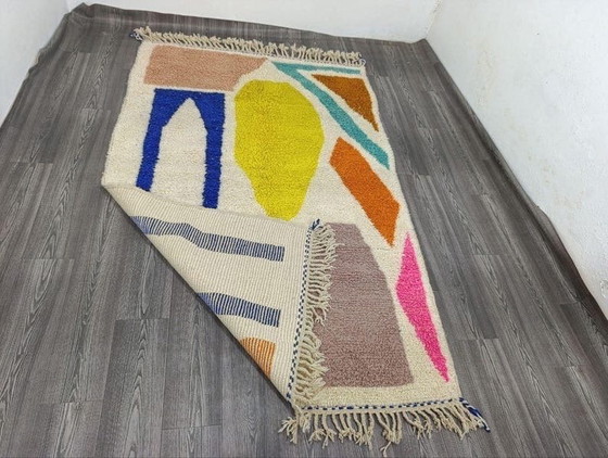 Image 1 of Tapis berbère en laine naturelle tissé main traditionnelle taille 150/250 cm
