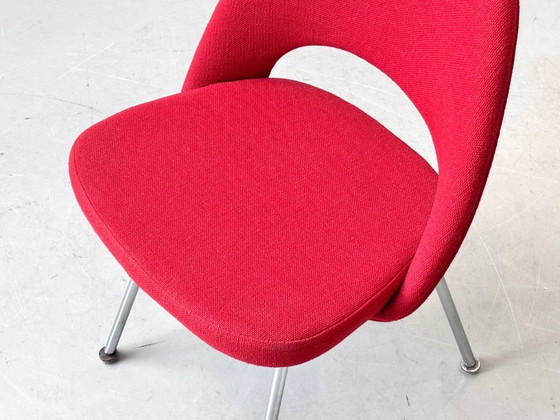 Image 1 of Eero Saarinen für Knoll International – Executive Chair mit rotem Stoffbezug, vertrieben durch Wohnbedarf Roche Basel, 1960er Ja