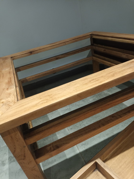 Image 1 of Wunderschöner Couchtisch aus exotischem Holz.