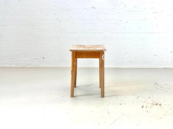 Tabouret vintage suisse en bois, style milieu du XXe siècle, années 1960 – Wood (photo 11 of 13)