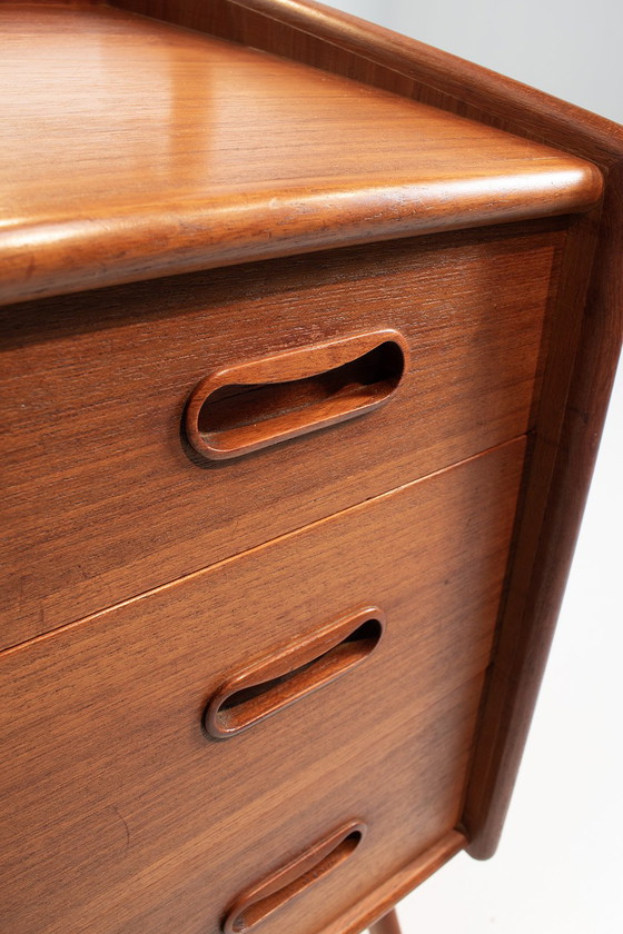 Image 1 of Svend Aage Madsen kaptafel