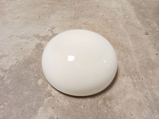 Lampada da soffitto vintage in vetro opalino