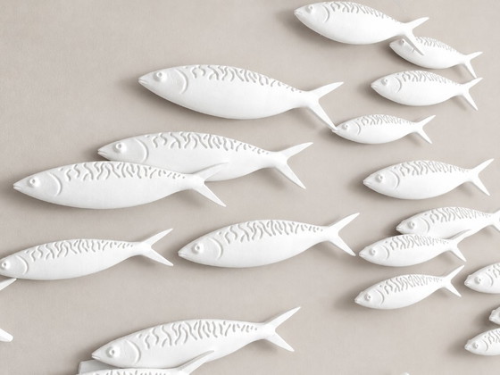 Exclusieve 3D Muurkunst 'School of Fish' – Modern & Scandinavisch Design (250 cm) – Beeldhouwkunst, Porcelain (photo 2 of 17)