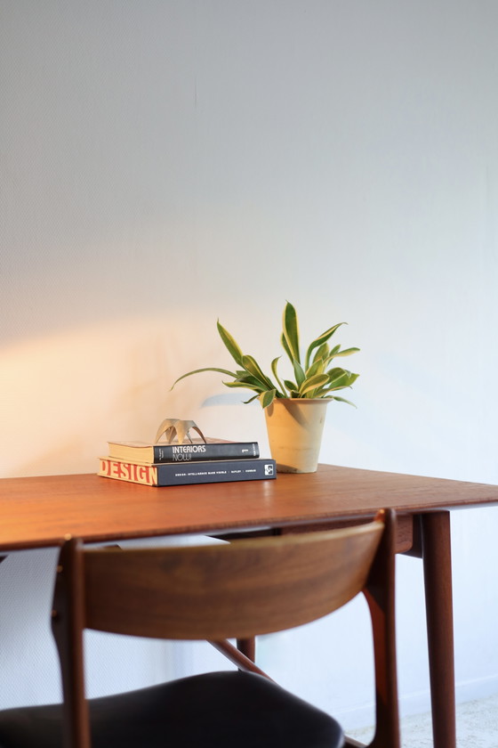 Image 1 of Bureau model 310, Peter Hvidt & Orla Molgaard-Nielsen jaren 50