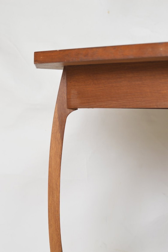 Image 1 of Art-Deco-Tisch aus massiver Eiche mit geschwungenen Beinen