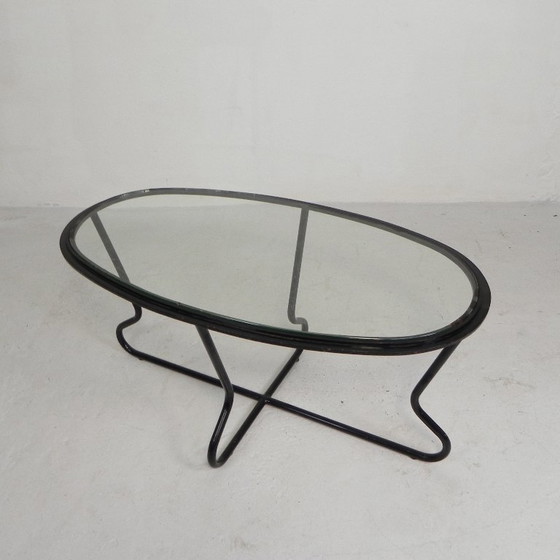 Image 1 of Conjunto de 4 sillones y mesa de centro con estructura tubular de estilo Bauhaus, década de 1950.