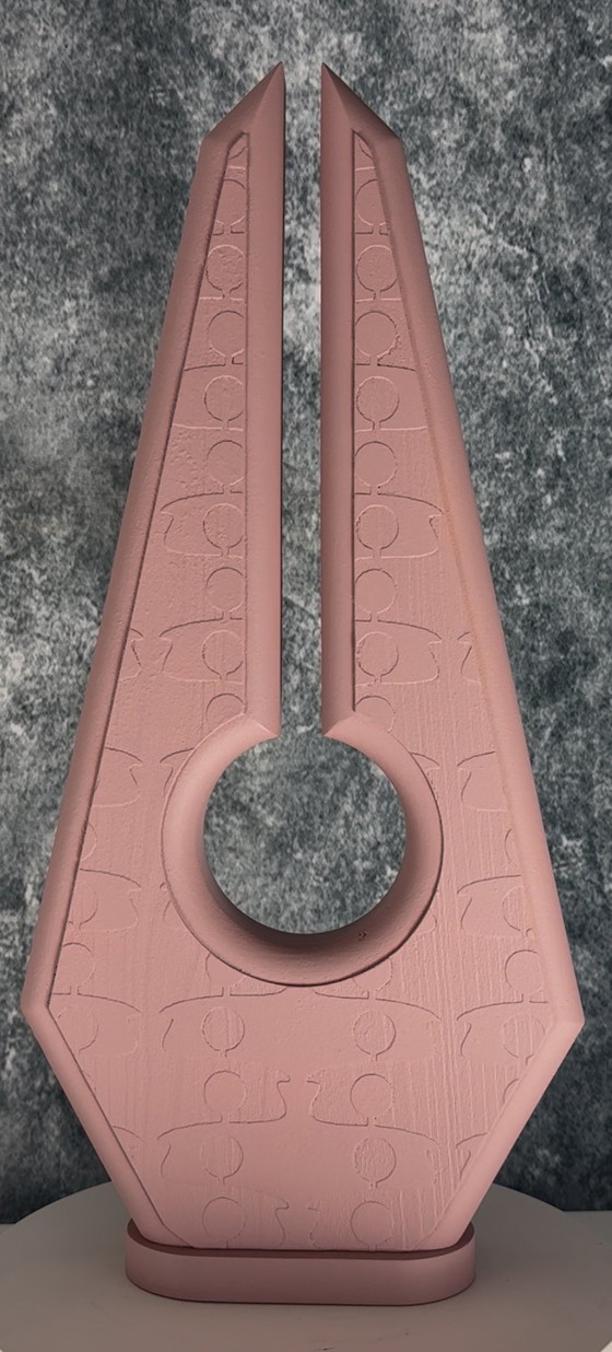 Image 1 of Escultura Echo Fork Terra Rosea de Rotan Hunt