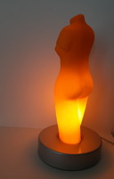 Lámpara de mesa posmoderna de los años 80.