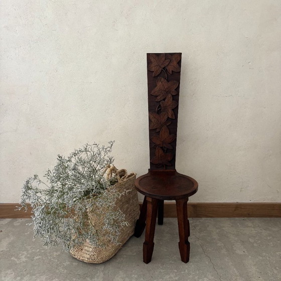 Image 1 of Silla de roble tallada