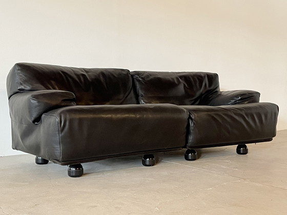Image 1 of 2 Sitzer Fiandra Sofa von Vico Magistretti für Cassina