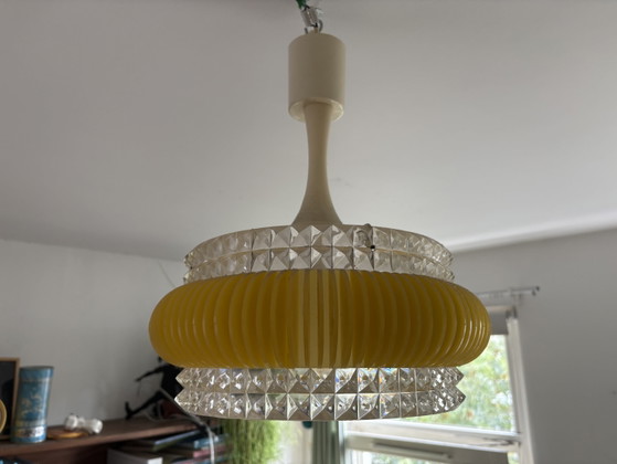 Suspension jaune vintage – Glass, Plastic (photo 2 of 5)