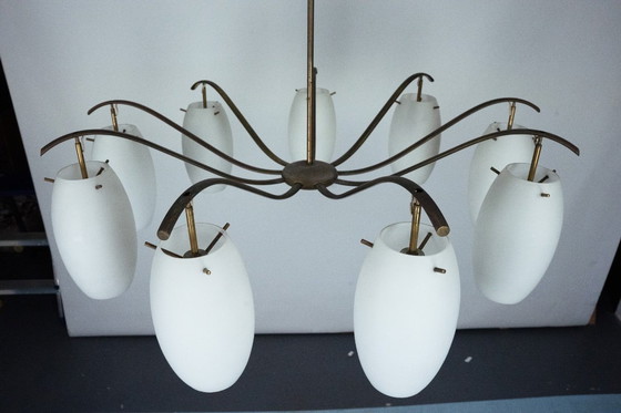 Image 1 of Rare lustre Arredoluce Monza à 9 lumières en laiton et verre opalin, Italie, années 1950