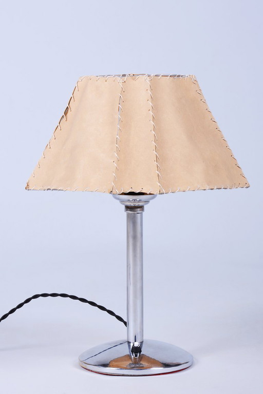 Lampada da tavolo Bauhaus restaurata, acciaio cromato, pergamena, ceca, anni '30